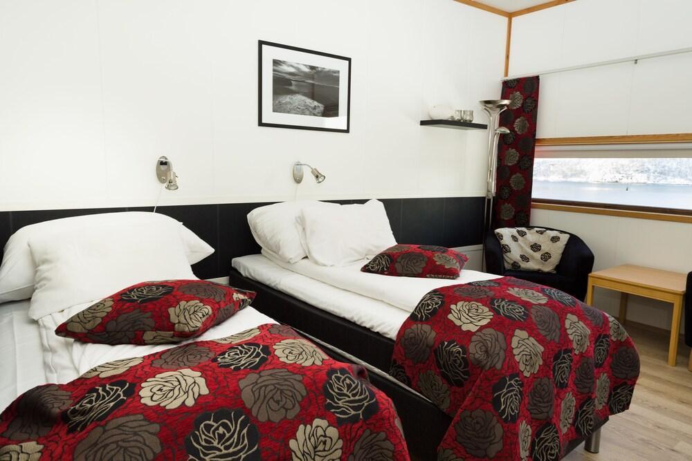 Tjeldsundbrua Hotel Skanland Экстерьер фото